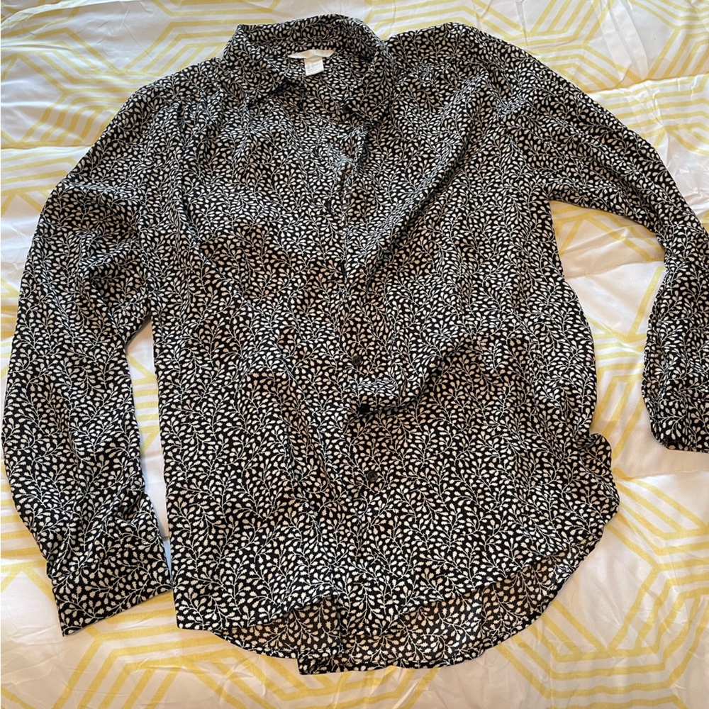H&M Women’s Button-up Dress Shirt